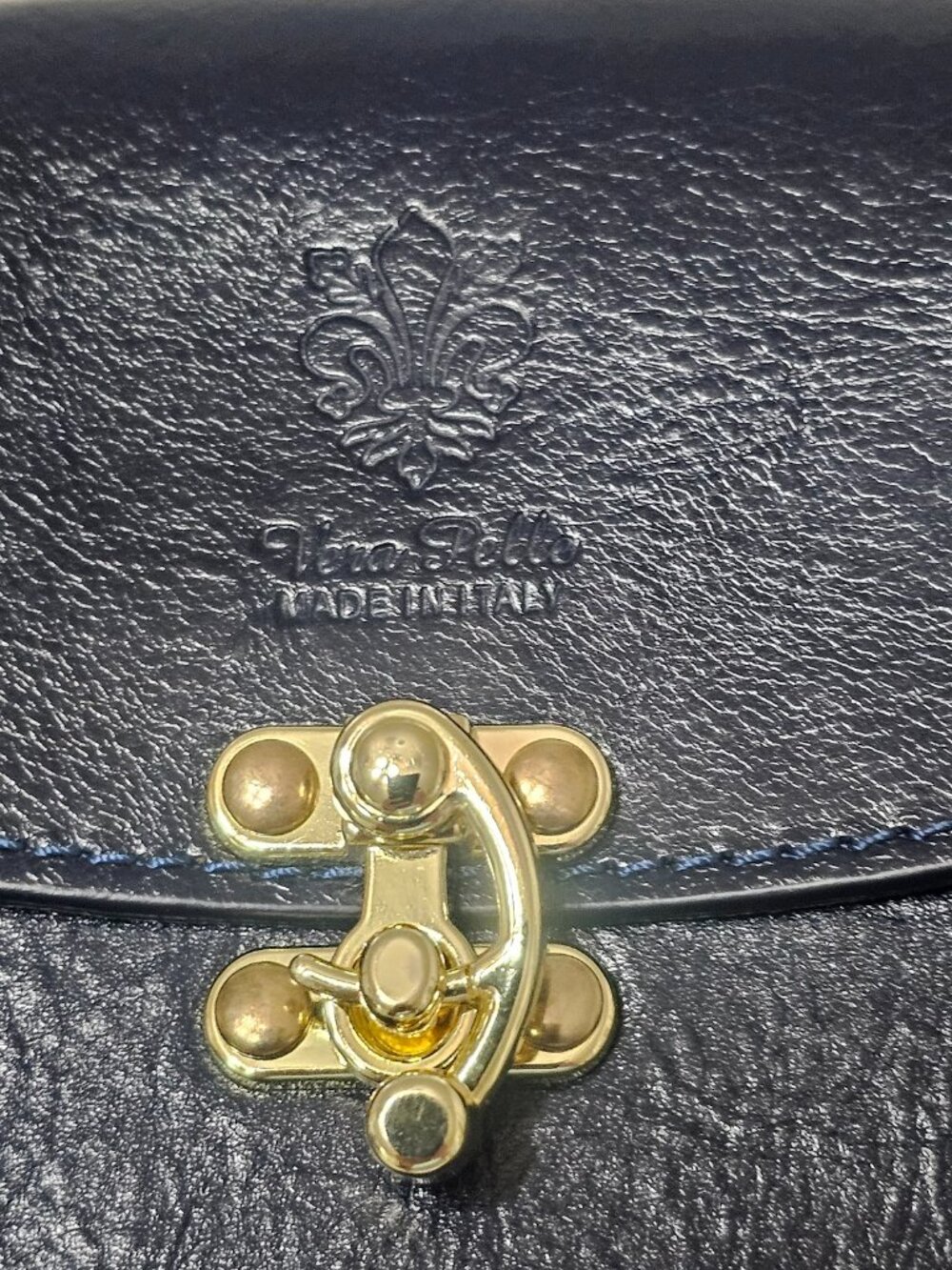 NEW Vera Pelle Genuine Italian Leather Navy Blue Purse with Gold Hardware - Picture 7 of 7